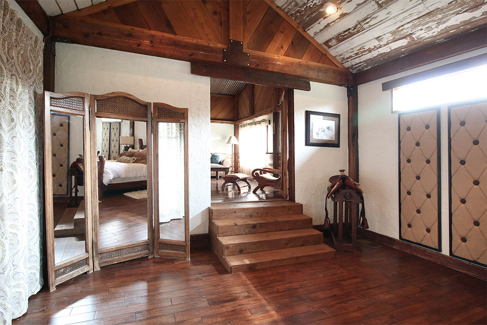 Lucky Spur Ranch – Luxurious Cabins